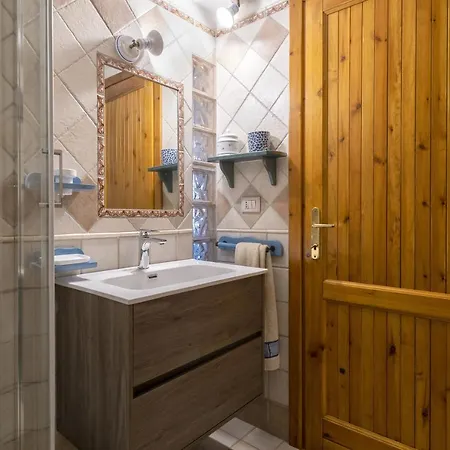 Casa Vacanze La Pelosa 別荘